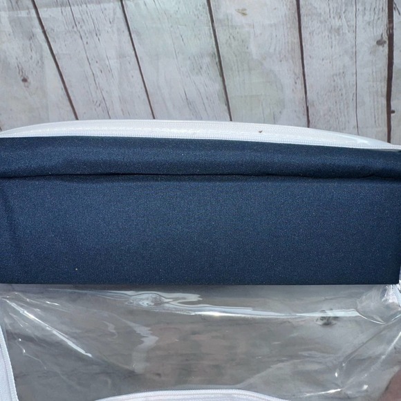 NIB Amazon Basics Twin Size Microfiber Sheet Set - Picture 4 of 4